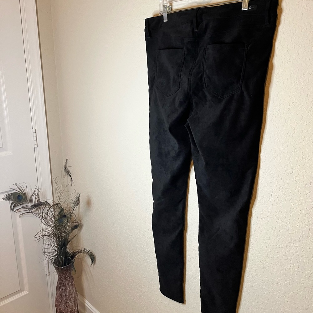 Liverpool Los Angeles
Kelsey Slim Leg Ponte Trouser Pants Black Velvet
